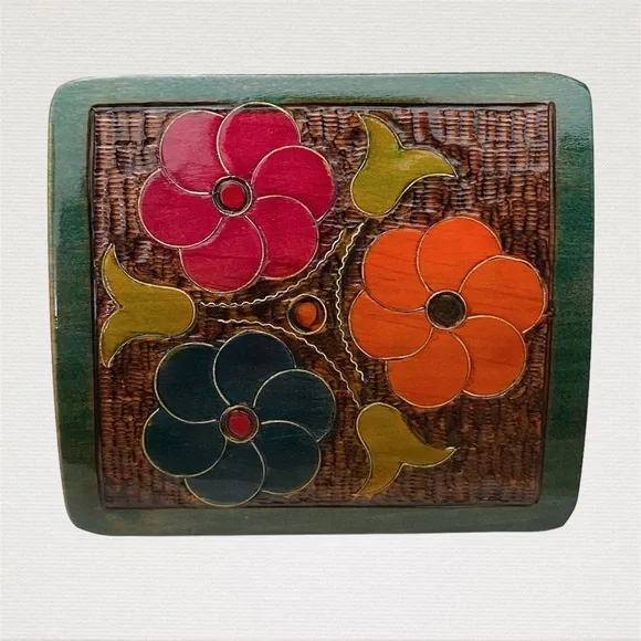 Small Handmade Polish Box with Carved Painted Lacquered Flowers - Picture 2 of 11